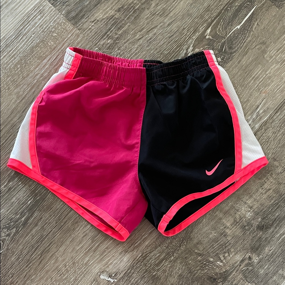 Nike Girls Size 6 Color Block Hot Pink/Black Athletic Shorts